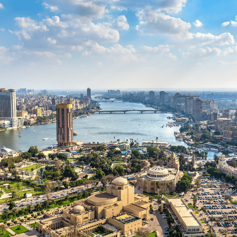 El Río Nilo en El Cairo es una maravilla que fusiona la historia antigua con la visión moderna.