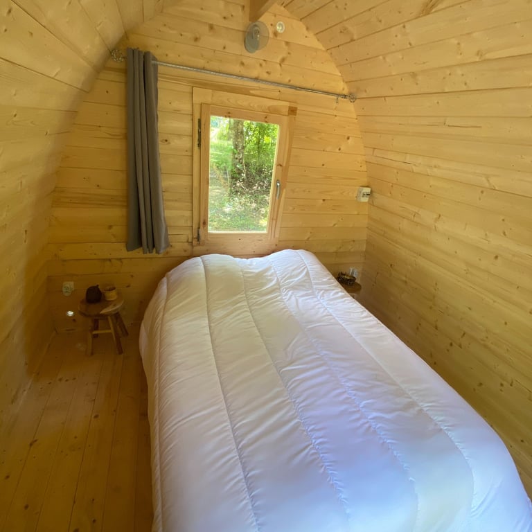l'intérieur d'un Pod au camping des deux sequoias