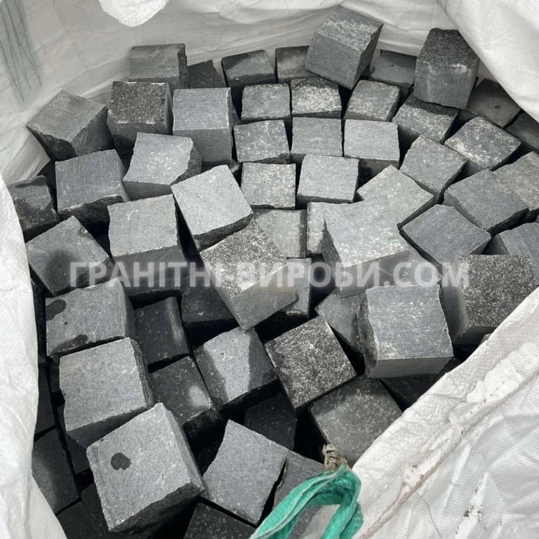 Пиляно-Колота Гранітна бруківка Габро 10*10*10
