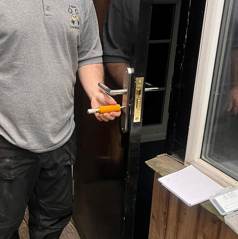emergency locksmith services Exeter emergency gain entry Honiton