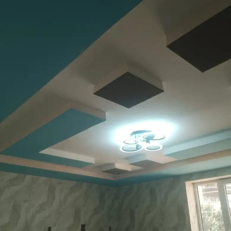 Spušteni plafon sa više elemenata, Sankt-Peterburg