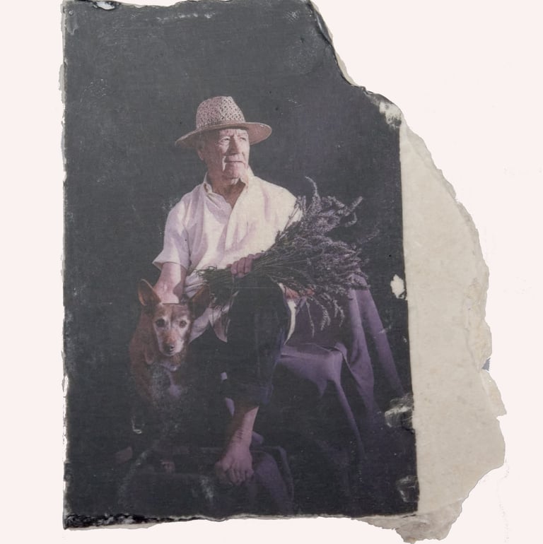 PADRE, retrato mediante transferencia fotográfica sobre mármol a partir de fotografía analógica