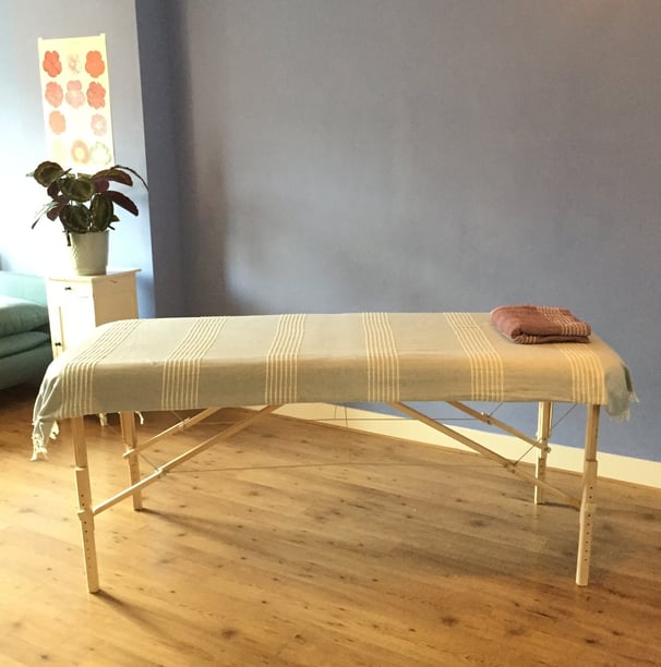 The space | White Mudra Healing