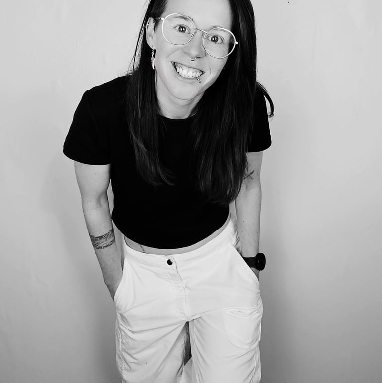 Artist photograph of Kim keogh. A black and white image of the artist Kim Keogh