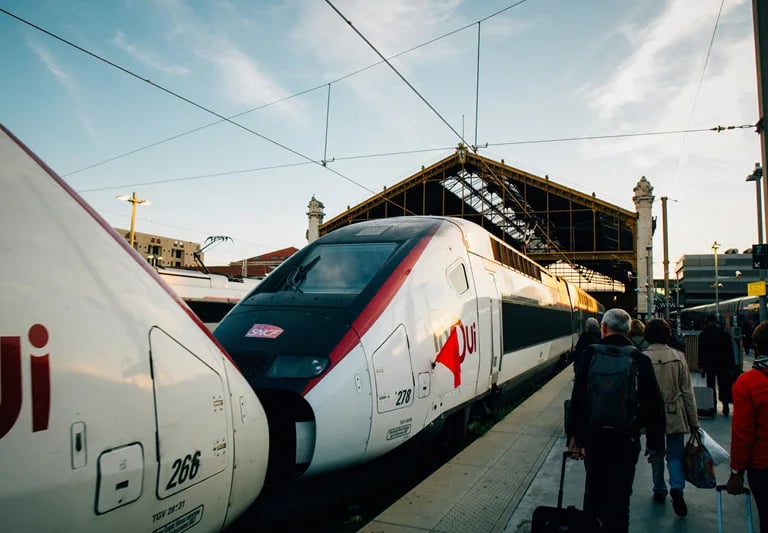 tvg INOUI à la gare Marseille-St-Charles à Marseille