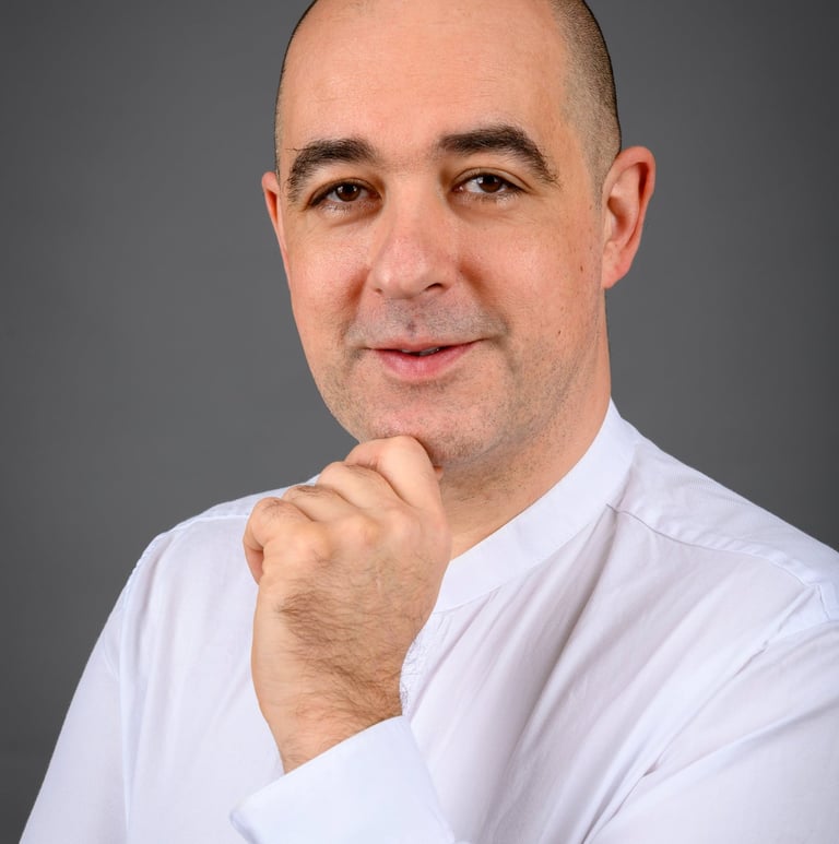 Dr. Dinnyés Álmos hipno-coach mental-coach