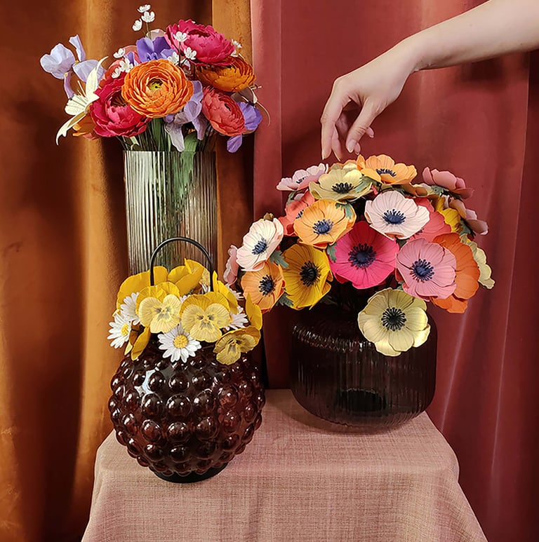 bouquets de fleurs colorées en papier fabrication artisanale