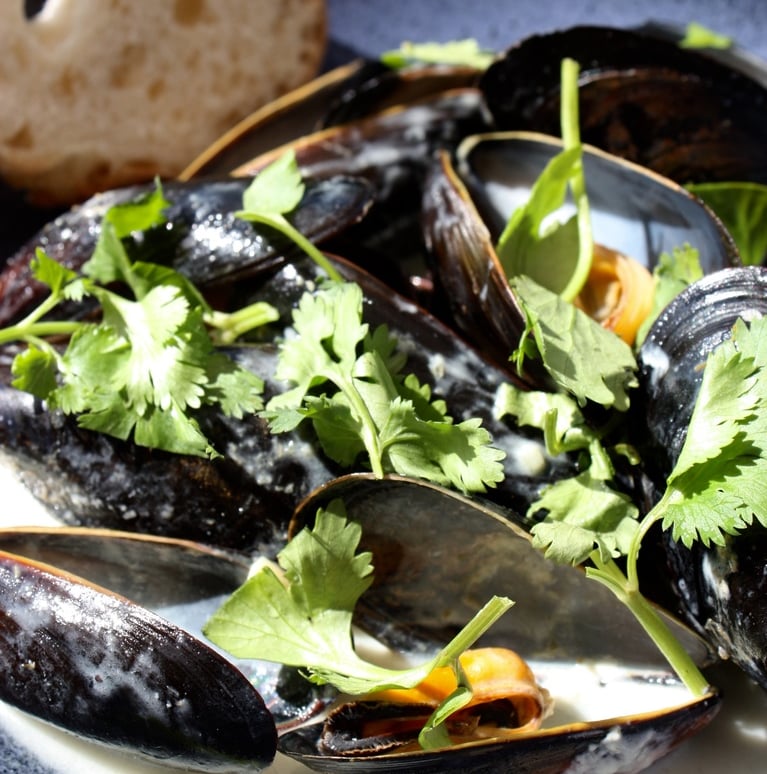 green curry mussels