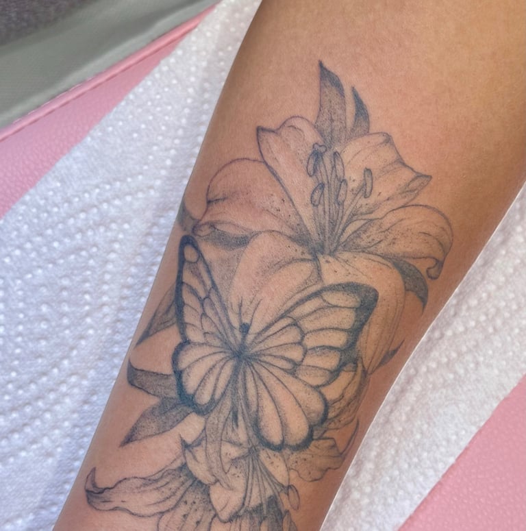 fine line tattoo ostschwitz