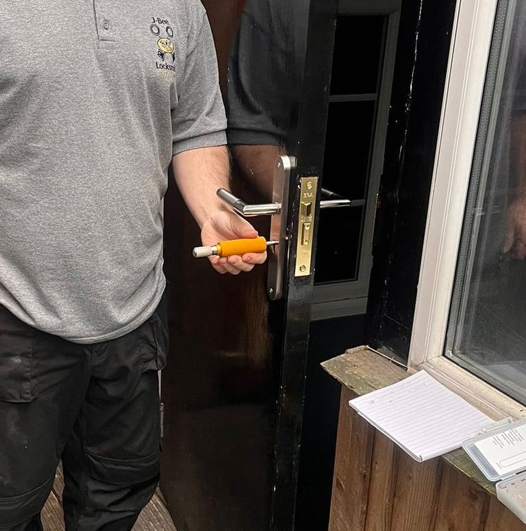 Locksmith Exeter non destructive entry after lock out