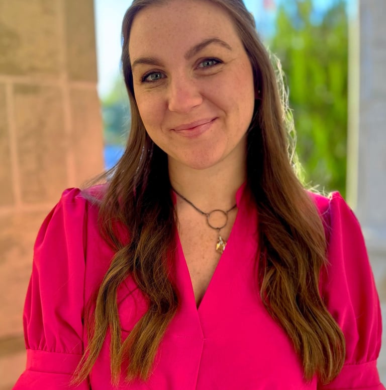 Angela, founder of MomMakesHome, a DIY and parenting blog