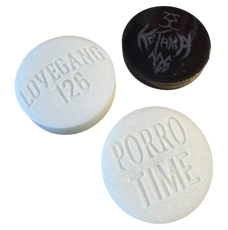 grinder bianco e nero personalizzati con Lovegang126, porro time, ketama126