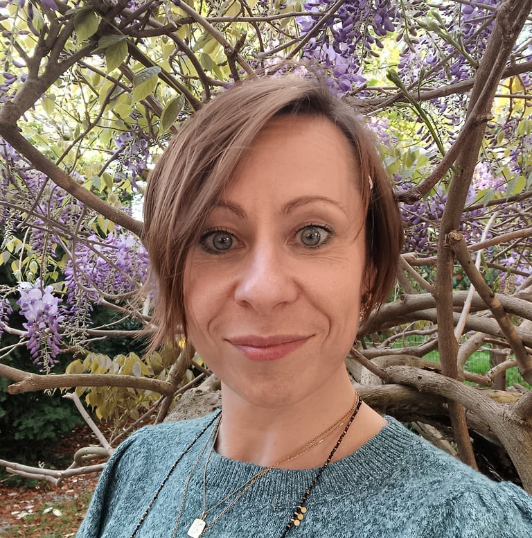 Eclaireuse Claire Samain Soin Reiki Lahochi Massages énergétiques Accompagnements Formations Liège