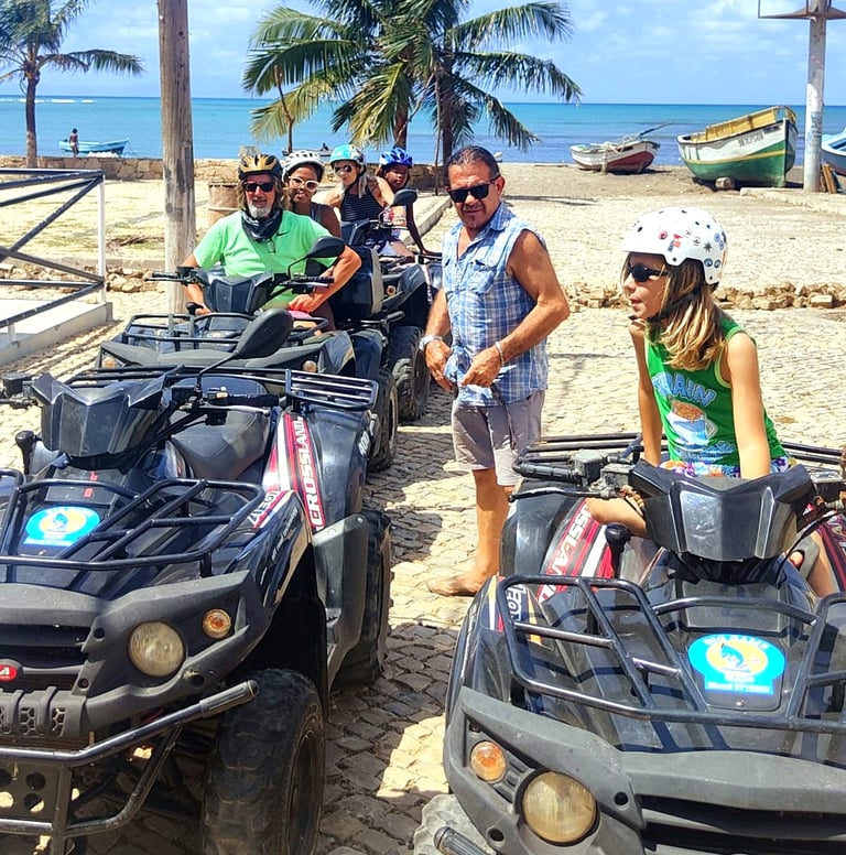 Aluguel de moto4 na Ilha do Maio com vista para o oceano: uma aventura autêntica por trilhas, nature