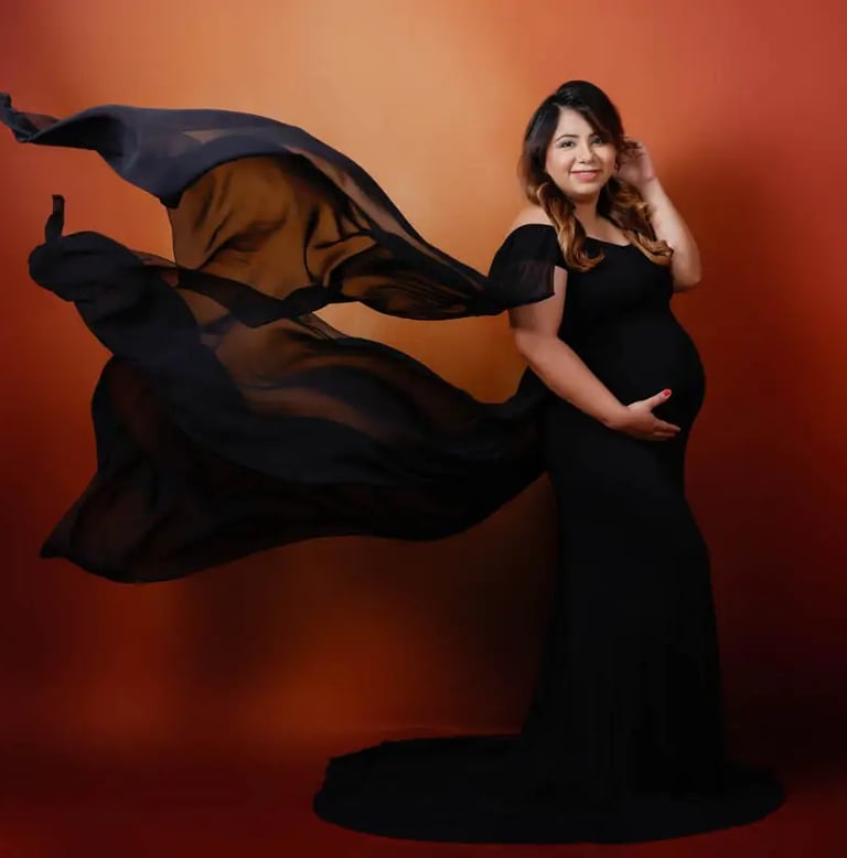 Maternity Photography in studio mirrorless photo studio