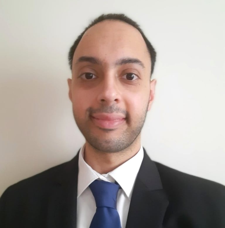 Hadshot photo of Prabdeep Panesar, digital marketer, content strategist and virtual assistant