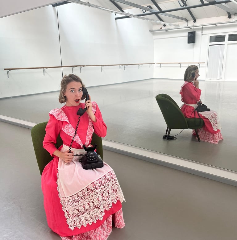 Johanna Spies performing a contemporary dance piece