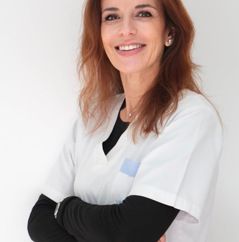 Sandra Cruz, assistente dentária na clínica médica e dentária em Setúbal.