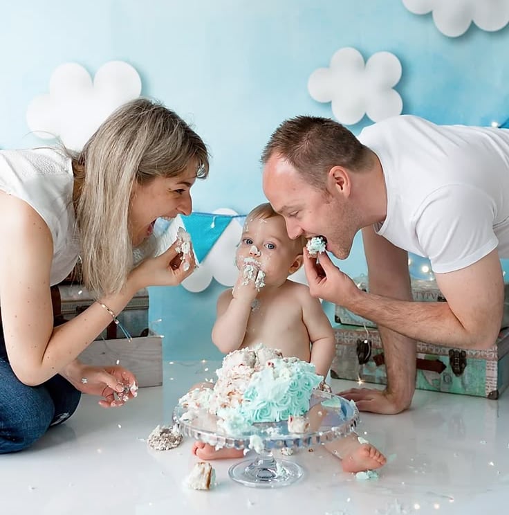 Book Your Cake Smash Photoshoot Now!