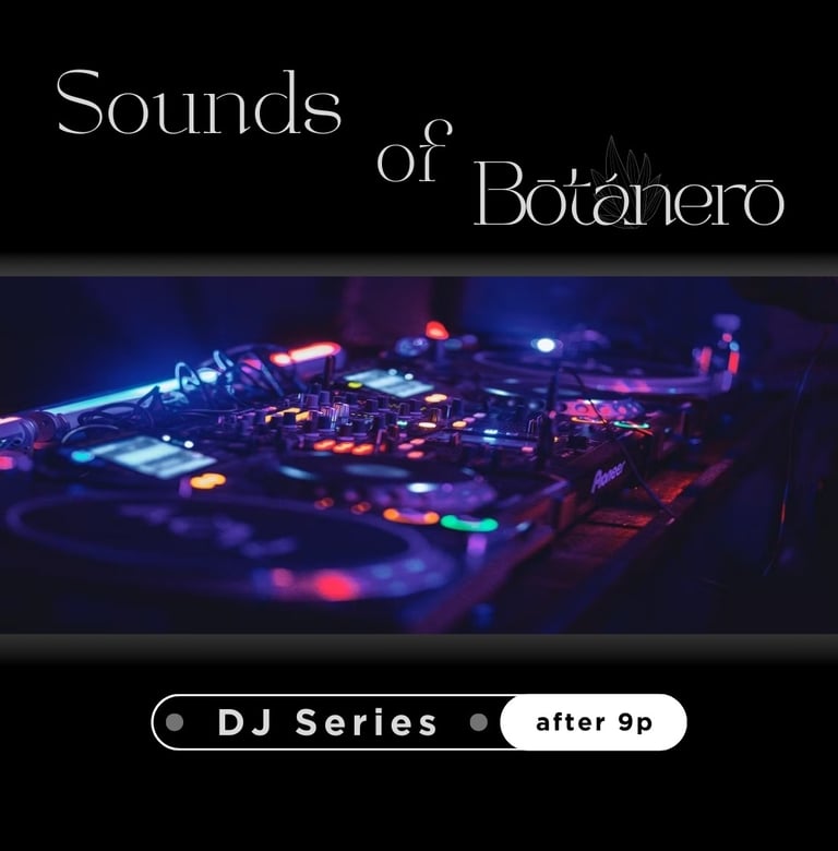 lounge - DJ's - Wicker Park - dancing - cocktail bar - chicago's best dj venue