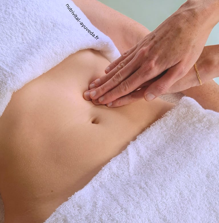 Massage-ayurvedique-du-ventre-détox-digestion-relaxation