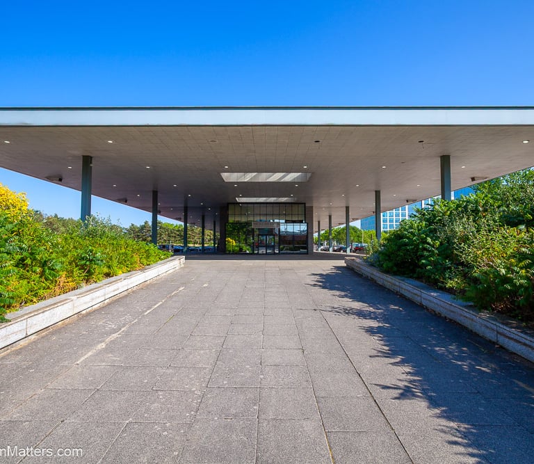 Former bus station ● Milton Keynes, UK ● Derek Yeadon - Milton Keynes Development Corporation ● 1982-1983