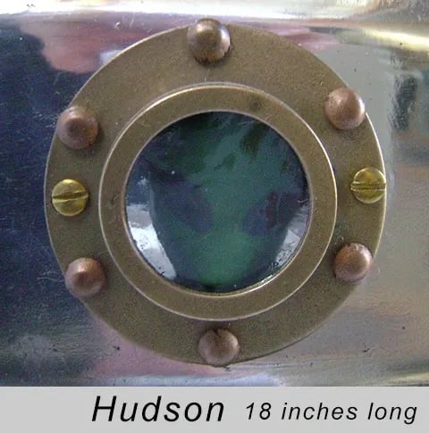 Assemblage spaceship sculpture named Hudson by artist Tal Avitzur, image 3.