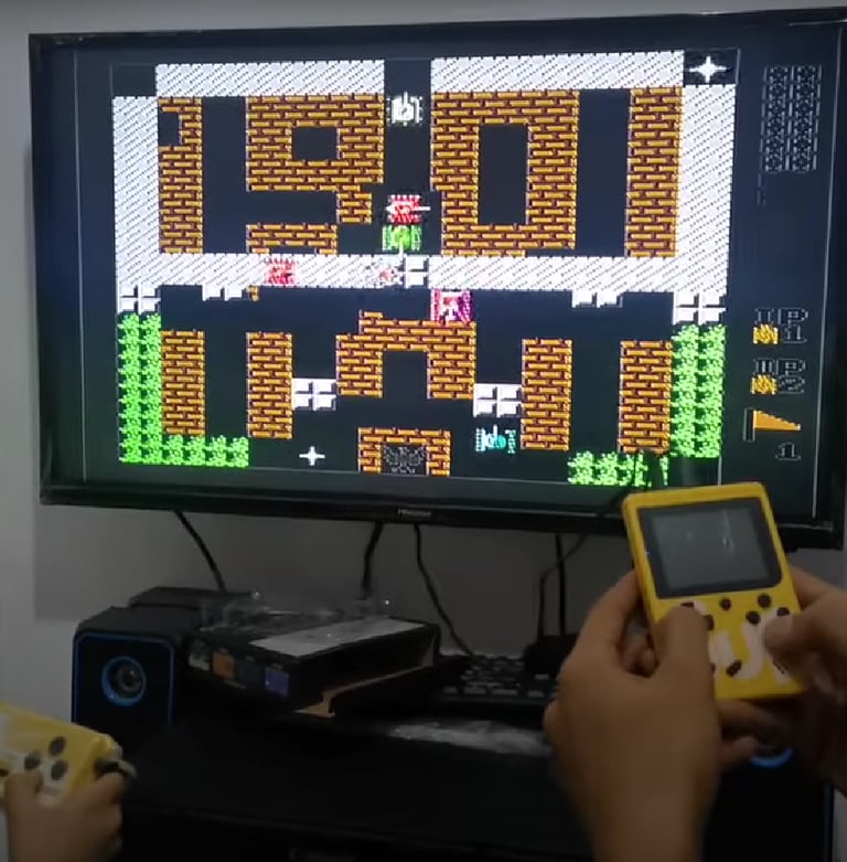 400 in 1 konsolė leidžia žaisti dviem žaidėjams bei pajungti konsolę prie televizoriaus