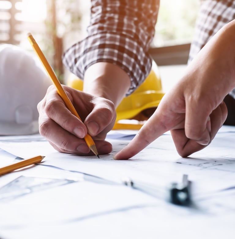 Plano arquitectónico detallado de un edificio residencial.