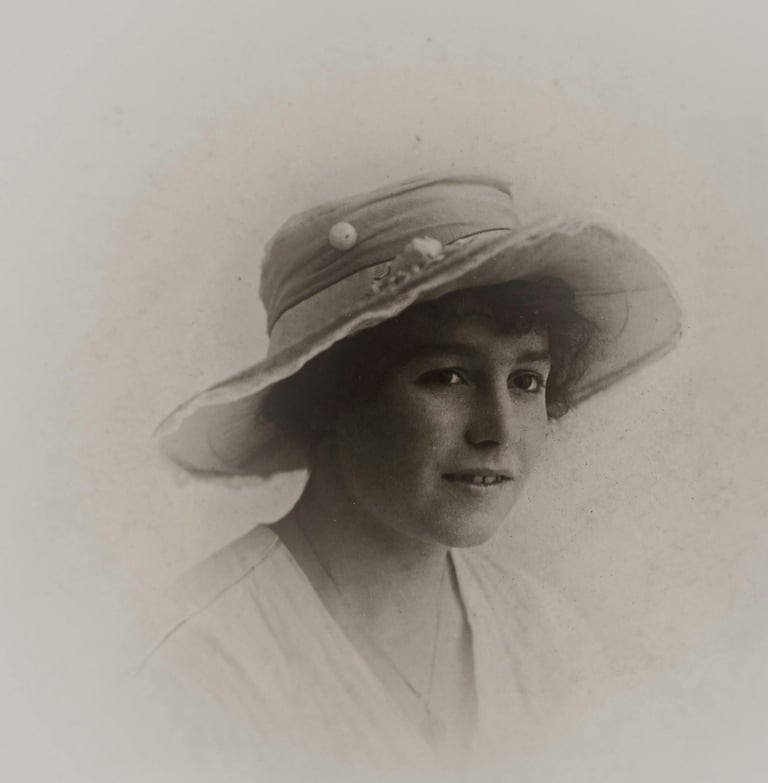 Portrait ancien de femme représentant le produit de recherches individuelles