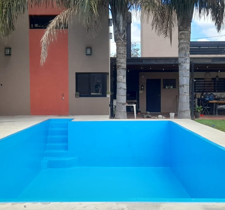 Mantenimiento y plastificado de piletas EA Masterplas
