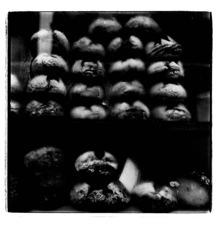 Bakery store with bread loafs in Hampstead, London. Author: Slawek Dejneka