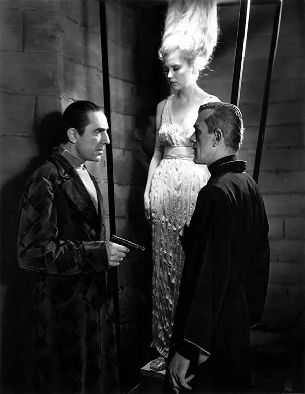 Lugosi & Karloff with a victim