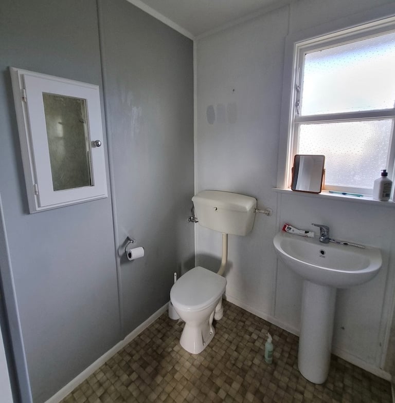 Paparangi bathroom renovation before - Peaky Builders Wellington