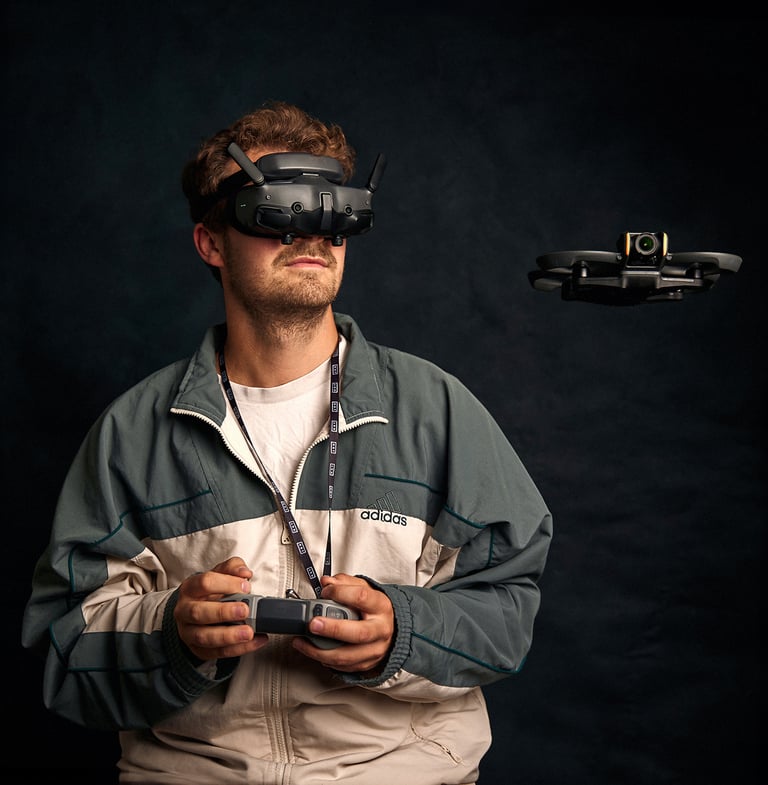 FPV Drohnenpilot Aldan Kosnick mit der DJI AVata 2