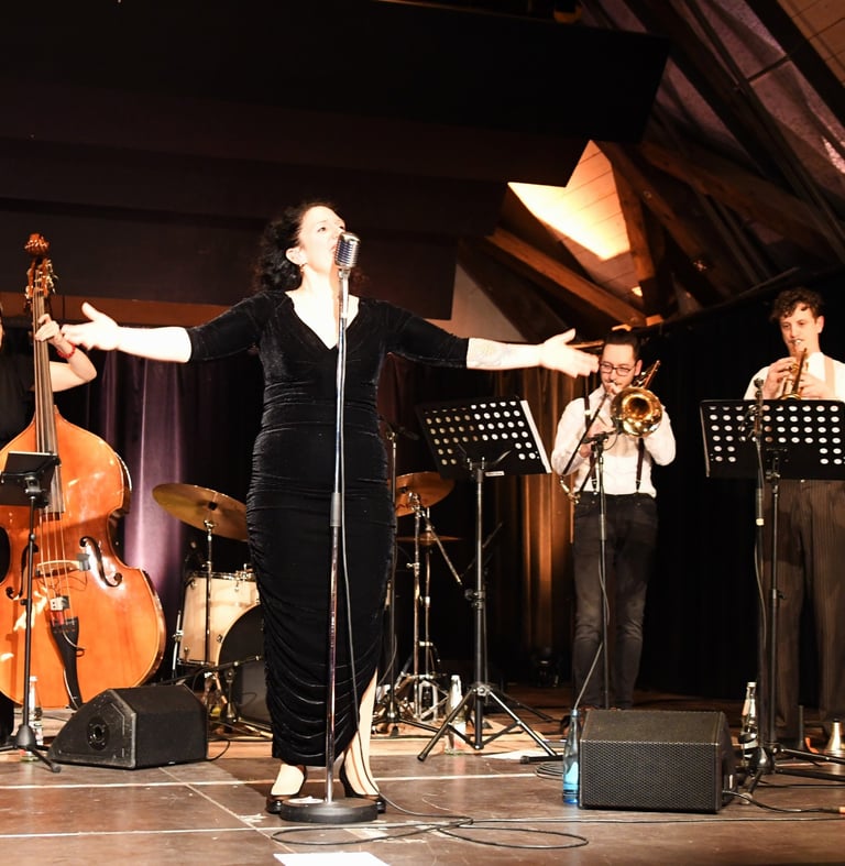 c MaBaker Swingdicate