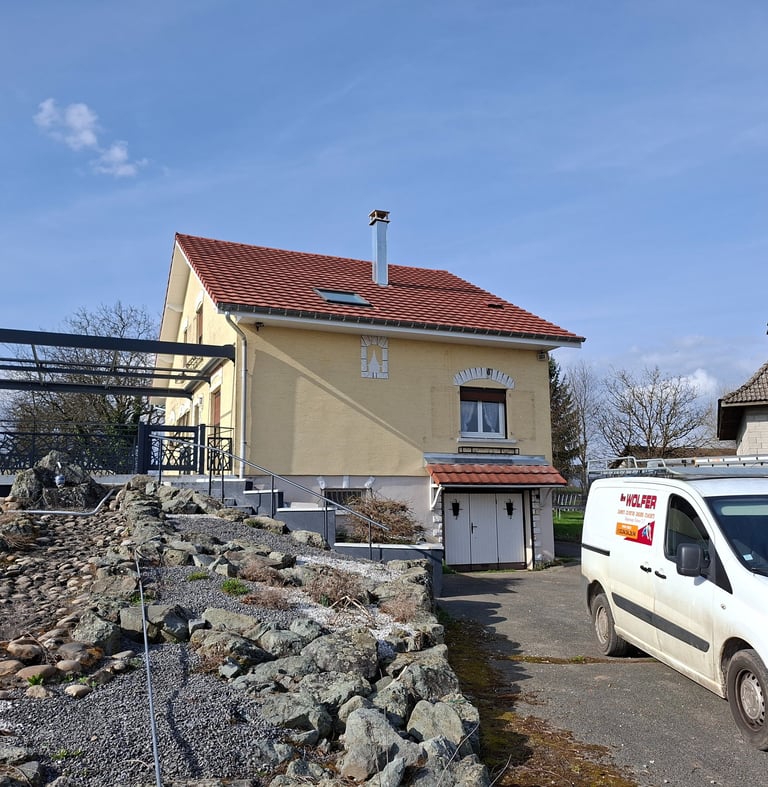 Rénovation de toiture à vézelois en tuiles jura nova rouge