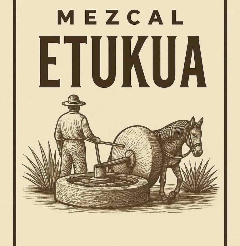 Piedra tahona movida por caballos para molienda artesanal de agave para mezcal