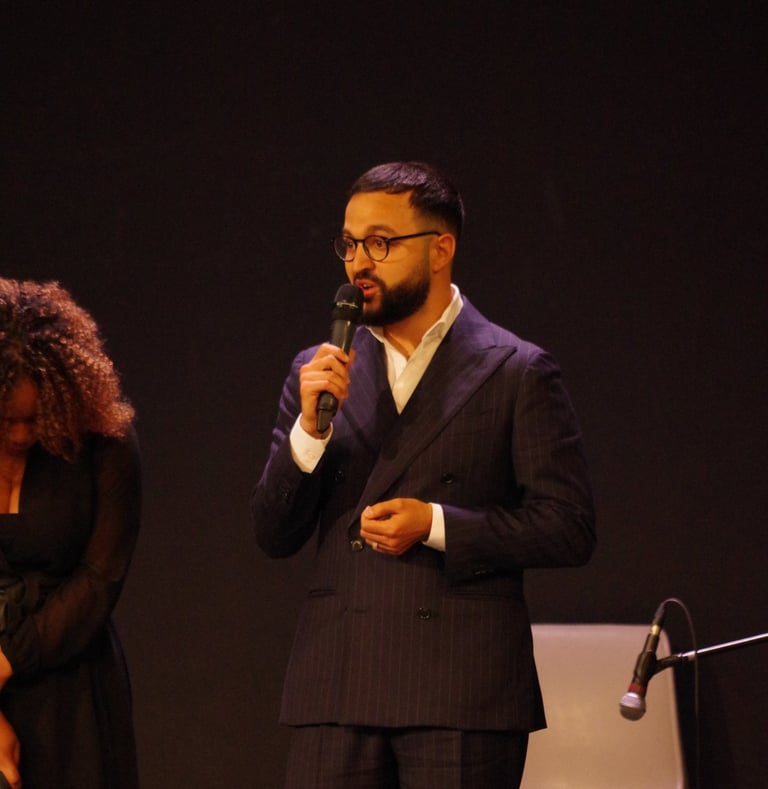 Bilal Dahlab intervention sur scène Gala étudiants Afrique FEAC 2026