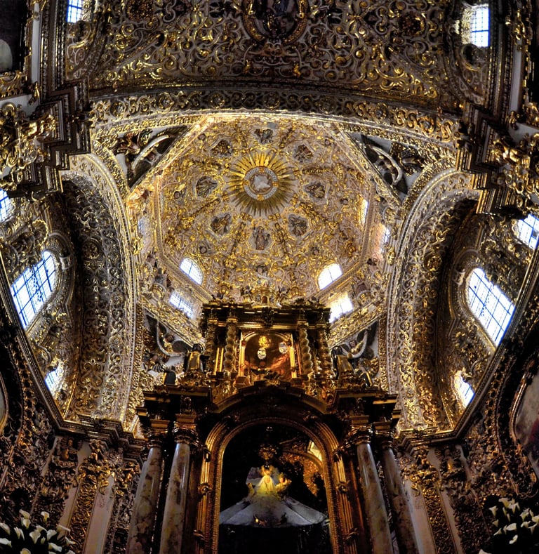 Interior de la Capilla del Rosario Puebla - Tour Patrimundi
