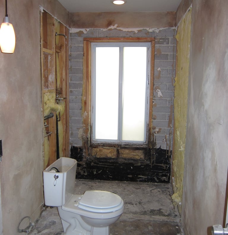 Master bathroom before remodel – outdated tile and tub – Scottsdale, AZ