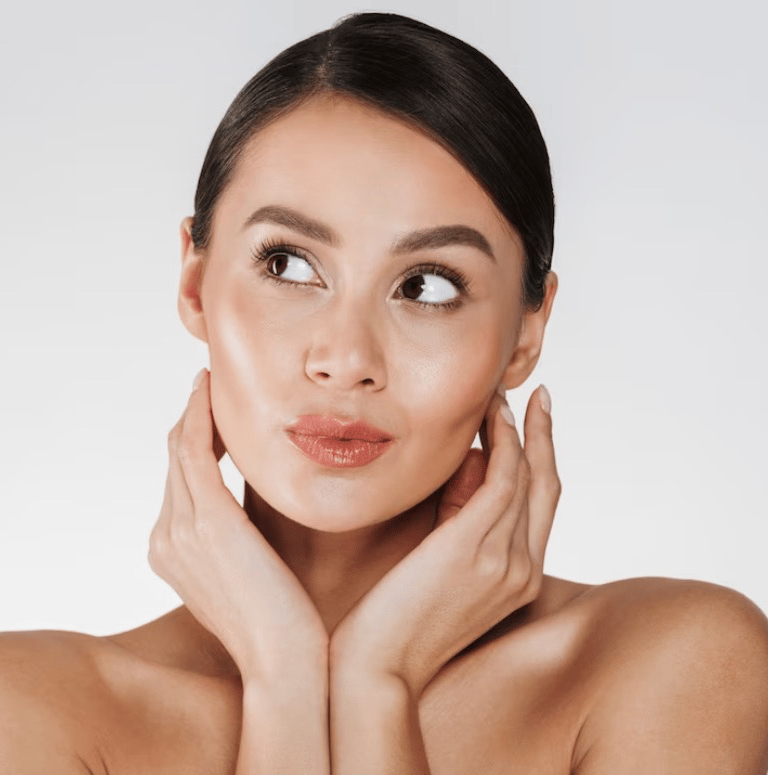 Dolgu uygulamaları ile yüz estetiğinde doğal görünüm