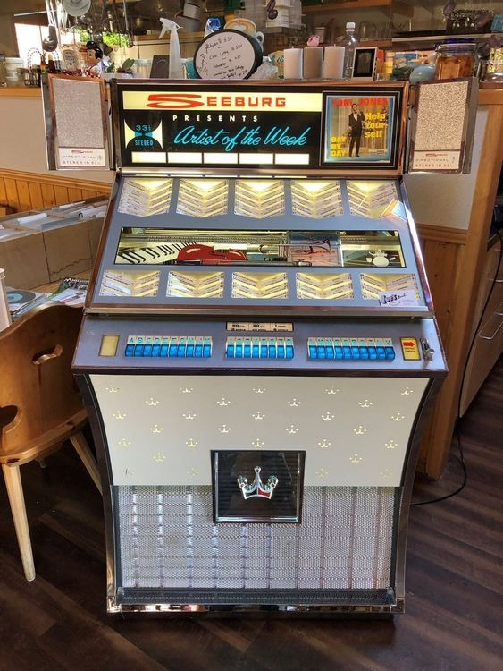 Seeburg DS 160 jukebox  for people searching for jukeboxes