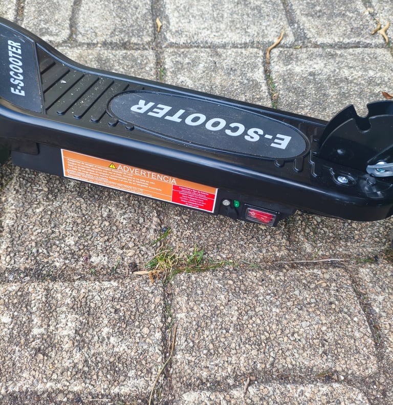 Plataforma de scooter elétrica com revestimento antiderrapante para crianças