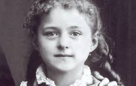 Foto de Santa Teresinha com 8 anos - retirada do site santuariosantaterezinha.com.br