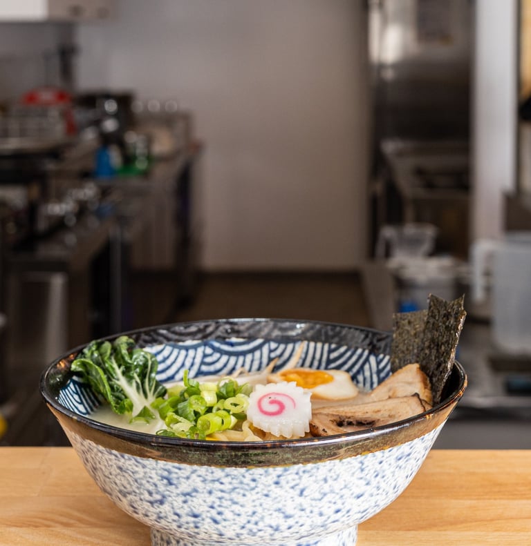un bol de ramen