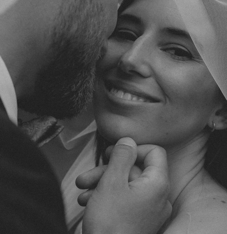Hochzeitsfotograf Fulda – elegantes Brautpaarshooting im Freien