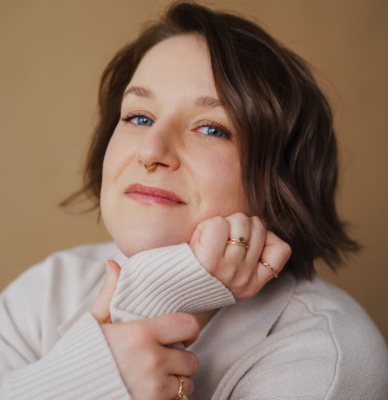 Female Quebec Voice - French Canadian Woman VO - Bilingual Canadian VO