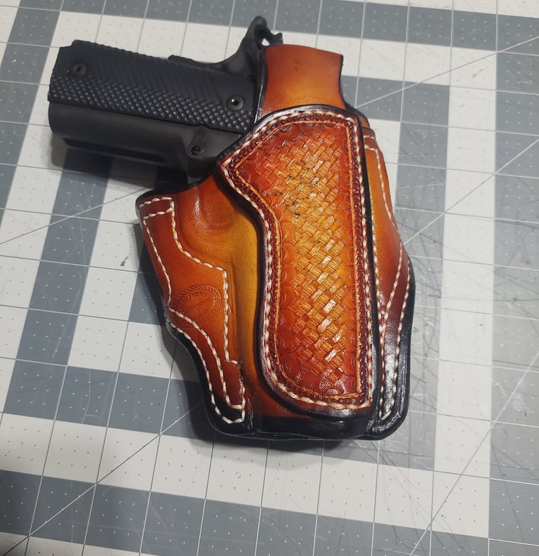 handmade custom 1911 holster from yooperleather.com