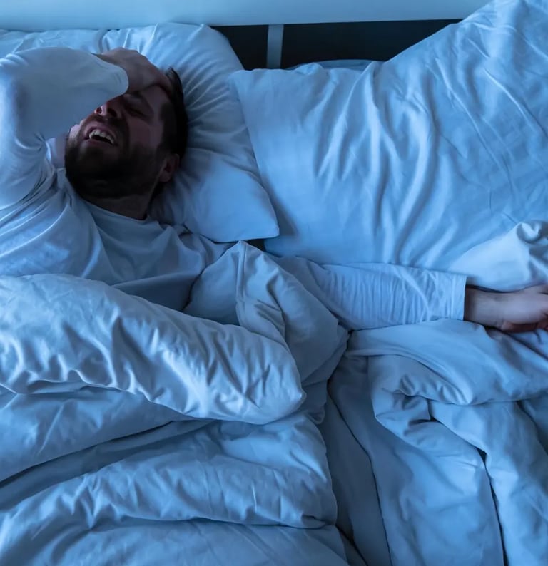 homme qui ne dort pas : sommeil , insomnie le magnétiseur votre allié